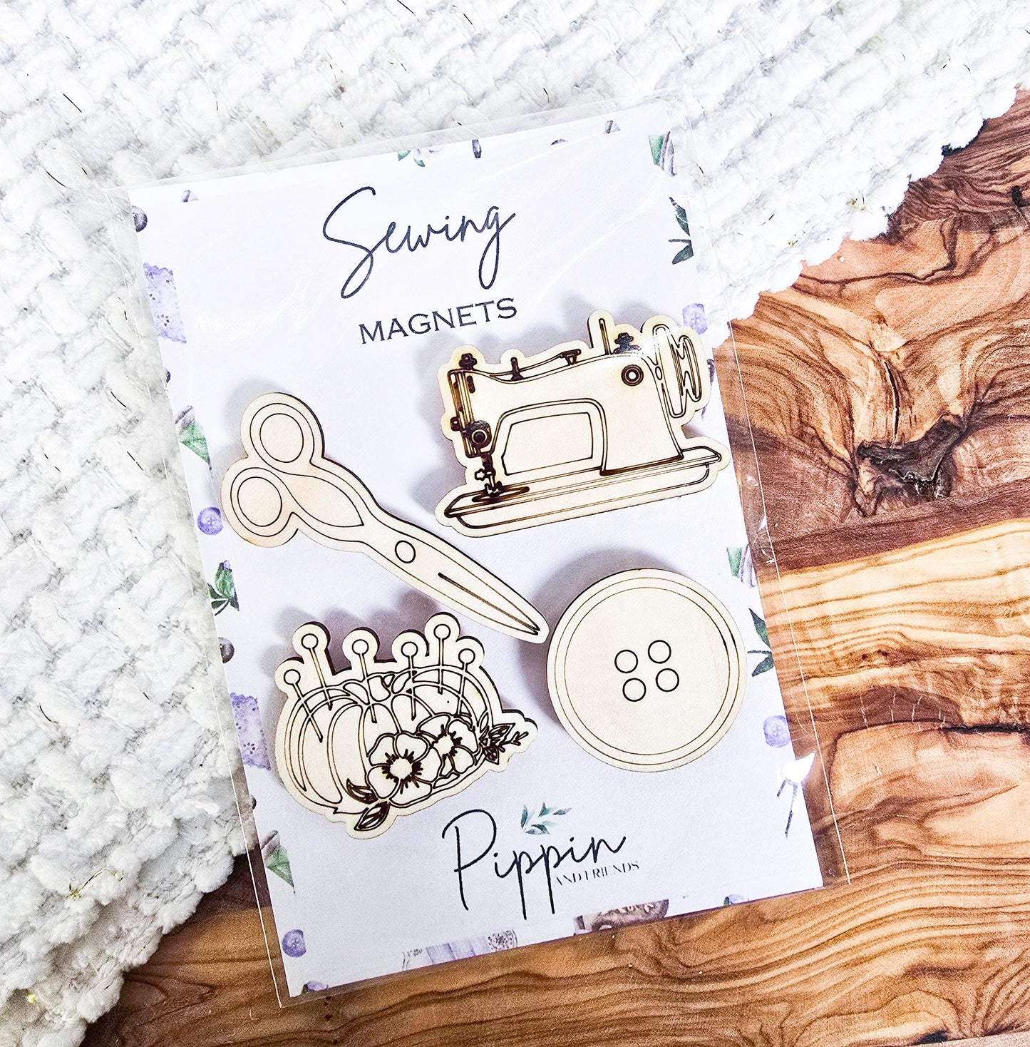 Sewing magnets, wooden sewing gifts, fridge magnet set, sewing machine, button, scissors, pin cushion, sewing enthusiasts, gift for sewer